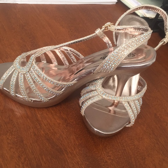 silver slipper Shoes - NEVER WORN! Beautiful gold heels with rhinestones